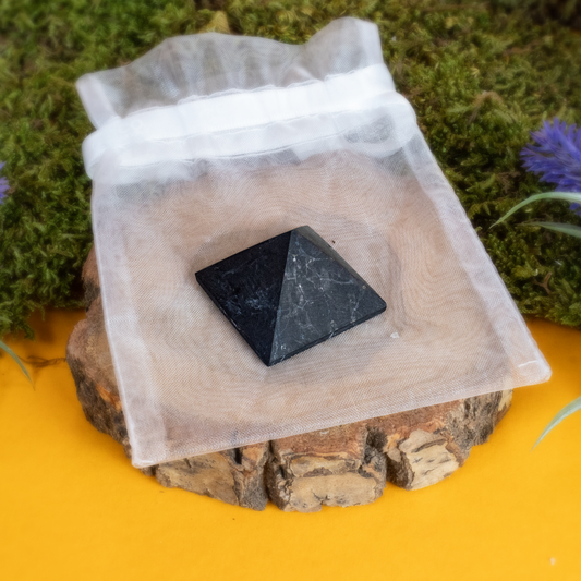 Schungit Pyramide Klein