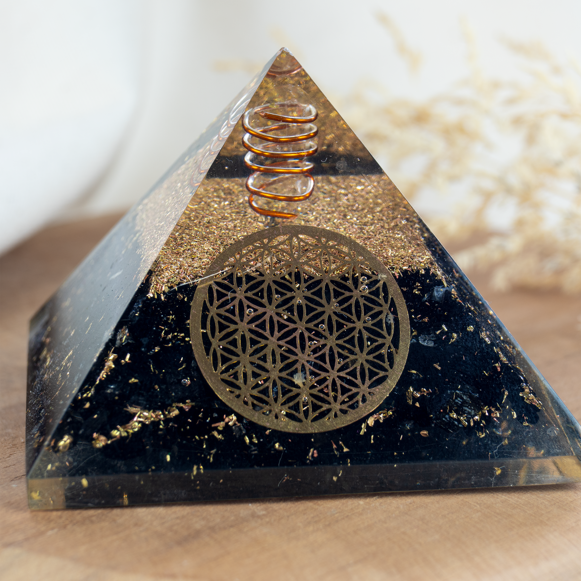 Blume des Lebens Turmalin Pyramide