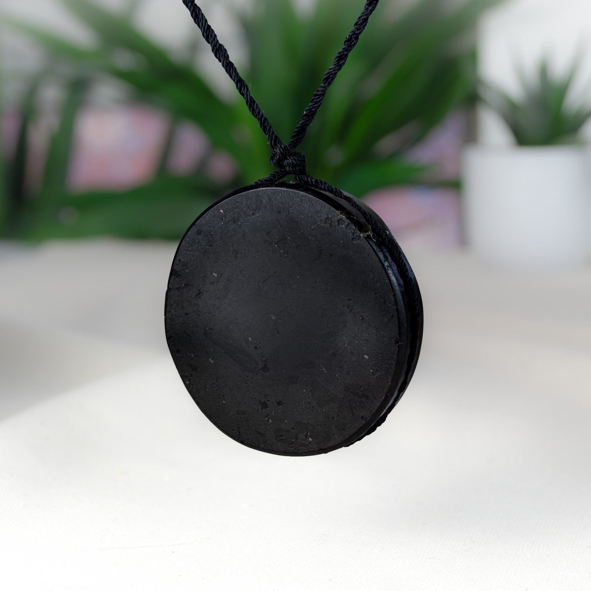Schwarze Turmalinscheibe zum Schutz (50 mm)