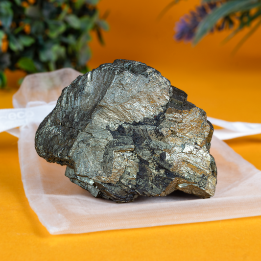 Pyrit Rohstein (ca. 250g, Maße: 5,8 cm x 5 cm x 4 cm)