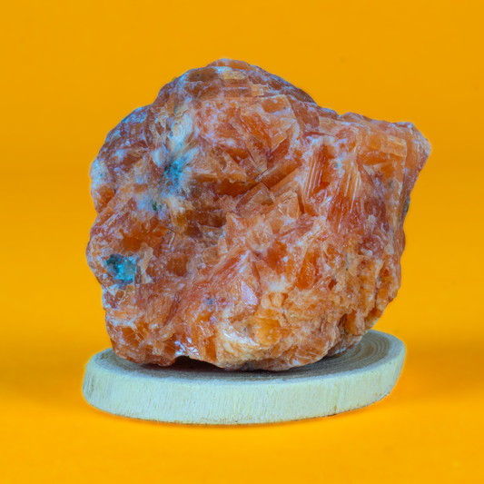 Oranger Calcit Rohstein