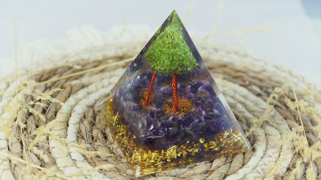 Amethyst mit Peridot Baum Pyramide