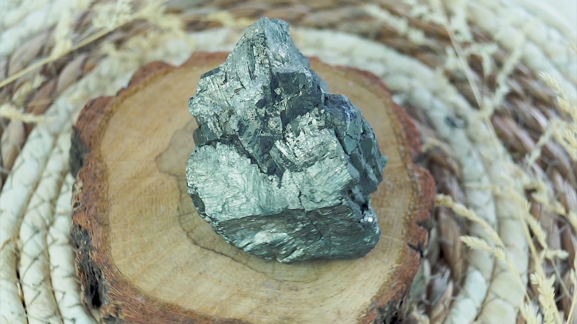 Pyrit Rohstein (ca. 250g, Maße: 5,8 cm x 5 cm x 4 cm)